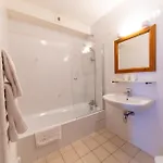 Hotel La Vieille Ferme 3*