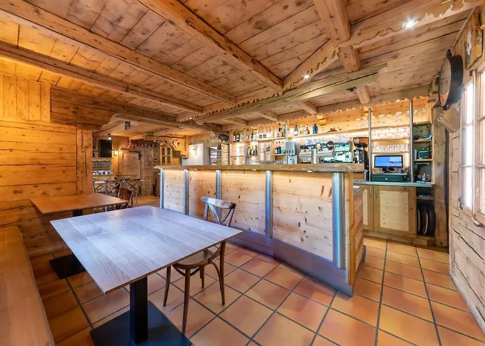 Hotel La Vieille Ferme 3*