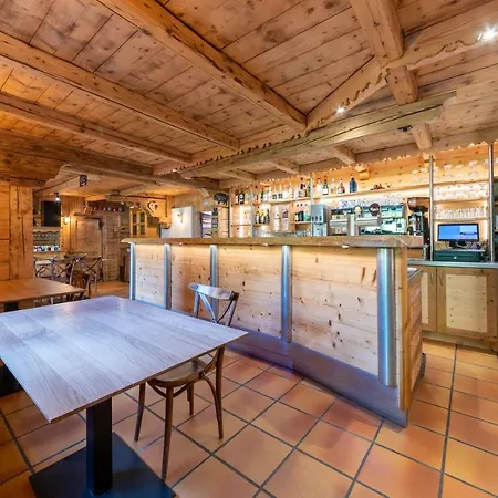 Hotell La Vieille Ferme 3*