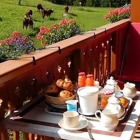 Hotel La Vieille Ferme 3*