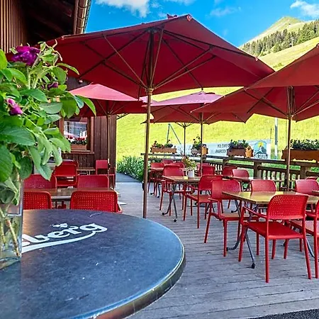 La Vieille Ferme 3* مانيجود